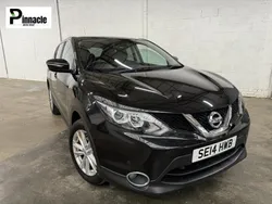 Black Used 2014 Nissan Qashqai Acenta Premium SUV | £7,195 (Fair price)