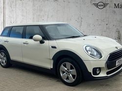 White Used 2023 Mini One Clubman Classic Estate | £13,490