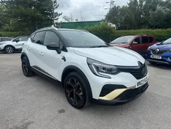 Arctic white with black roof Used 2023 Renault Captur SUV | £19,990 (Expensive)