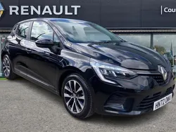 Black Used 2022 Renault Clio V Evolution Hatchback | £11,895 (Fair price)