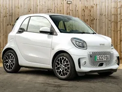 White and white Used 2022 Smart ForTwo Electric Drive Exclusive Coupe | £10,995