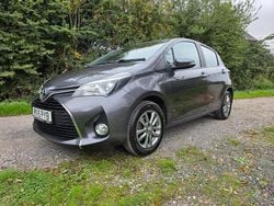 Grey Used 2015 Toyota Yaris Hatchback | £6,995 (Fair price)