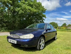 Blue Used 2000 Ford Mondeo Ghia Hatchback | £1,795