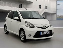 White Used 2014 Toyota Aygo Hatchback | £4,495 (Good price)
