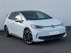 Metallic glacier white Used 2024 VW ID.3 Pro Hatchback | £23,998 (Expensive)