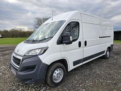 White Used 2017 Peugeot Boxer Van | £5,995 (Expensive)