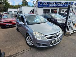 Silver Used 2009 Vauxhall Astra Design Edition Hatchback | £2,000 (Fair price)