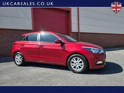 Red Used 2017 Hyundai i20 SE Hatchback | £6,199 (Good price)