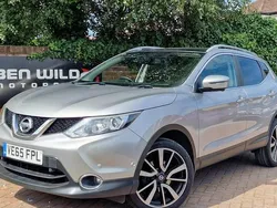 Silver Used 2015 Nissan Qashqai Tekna SUV | £9,790 (Fair price)