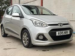Silver Used 2015 Hyundai i10 Premium Hatchback | £3,795 (Fair price)