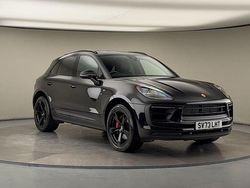 Black Used 2023 Porsche Macan SUV | £57,650 (Fair price)