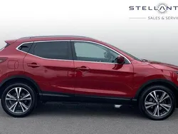 Red Used 2020 Nissan Qashqai N-Connecta SUV | £13,689 (Super price)