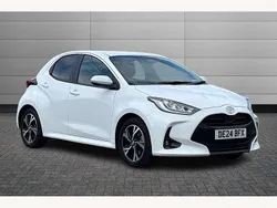 White Used 2024 Toyota Yaris Hybrid Design Hatchback | £18,850 (Fair price)