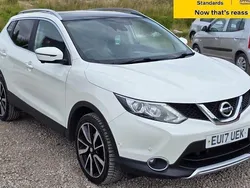 White Used 2016 Nissan Qashqai Tekna SUV | £10,880 (Fair price)