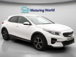 White Used 2022 Kia XCeed 3 SUV | £17,000 (Fair price)