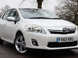 White Used 2010 Toyota Auris Hybrid Hatchback | £5,900 (Fair price)