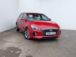 Red Used 2017 Hyundai i30 SE Hatchback | £9,298 (A bit pricey)