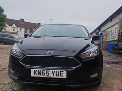 Black Used 2015 Ford Focus Zetec Hatchback | £2,950 (Good price)
