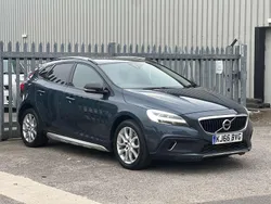 Blue Used 2017 Volvo V40 CC Pro Estate | £9,295 (Fair price)