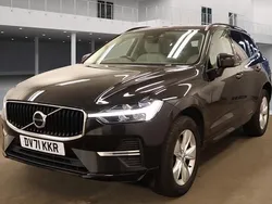 Onyx black Used 2021 Volvo XC60 Momentum SUV | £25,995 (Fair price)