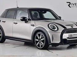 Rooftop grey Used 2022 Mini Cooper S Exclusive Hatchback | £22,497 (Fair price)