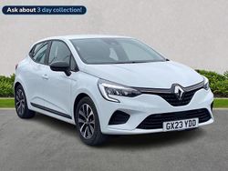 White Used 2023 Renault Clio V Evolution Hatchback | £15,229 (Good price)