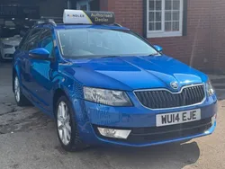 Blue Used 2014 Skoda Octavia Elegance Estate | £4,395 (Expensive)