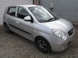Silver Used 2009 Kia Picanto 3 Hatchback | £2,090 (Fair price)