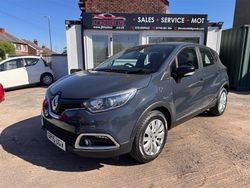 Blue Used 2015 Renault Captur Expression+ SUV | £5,899 (Fair price)