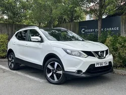 White Used 2016 Nissan Qashqai N-Connecta SUV | £9,750 (Fair price)
