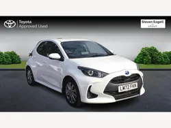 White Used 2022 Toyota Yaris Hybrid Hatchback | £16,295 (Good price)
