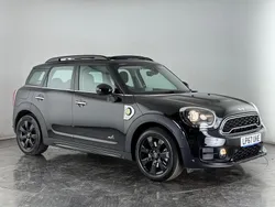Black Used 2018 Mini Cooper Countryman SUV | £15,700 (Fair price)