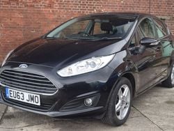 Black Used 2013 Ford Fiesta Zetec Hatchback | £4,163 (Fair price)