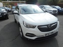 Arctic white Used 2018 Vauxhall Grandland X S SUV | £9,695 (Fair price)