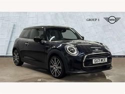 Black Used 2021 Mini Cooper Exclusive Hatchback | £18,995 (A bit pricey)
