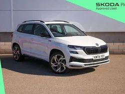 Moon white metallic Used 2024 Skoda Karoq SportLine SUV | £29,990 (Fair price)