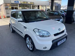 Cream Used 2009 Kia Soul 2 SUV | £2,495 (Fair price)