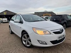 White Used 2011 Vauxhall Astra Estate | £3,299 (Fair price)