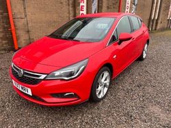 Red Used 2017 Vauxhall Astra SRi Hatchback | £7,995 (Expensive)