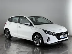 White Used 2022 Hyundai i20 SE Hatchback | £13,200 (Fair price)
