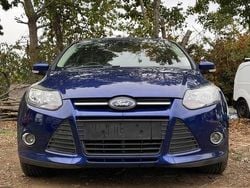 Blue Used 2014 Ford Focus Zetec Hatchback | £2,799 (Good price)