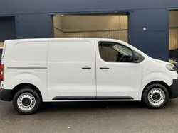 White New 2025 Peugeot Expert Van | £20,995 (Fair price)
