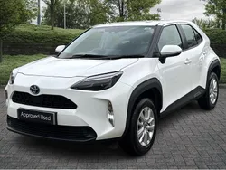 White Used 2024 Toyota Yaris Hybrid Estate | £21,985 (Fair price)
