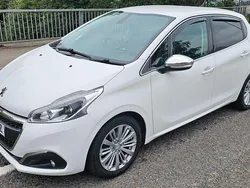 White Used 2018 Peugeot 208 Allure Hatchback | £5,990 (Fair price)