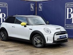 Silver Used 2021 Mini Cooper SE Hatch Hatchback | £13,149 (Fair price)