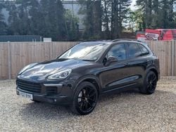 Black Used 2017 Porsche Cayenne SUV | £27,000 (Fair price)