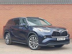 Blue Used 2022 Toyota Highlander SUV | £37,998 (Fair price)