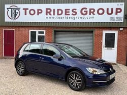 Blue Used 2017 VW Golf VII SE Hatchback | £13,999 (Fair price)