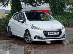 White Used 2016 Peugeot 208 Allure Hatchback | £5,998 (Fair price)