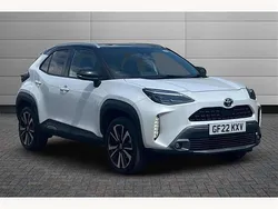 White pearl with black bitone roof Used 2022 Toyota Yaris Cross Edition SUV | £21,895 (Fair price)